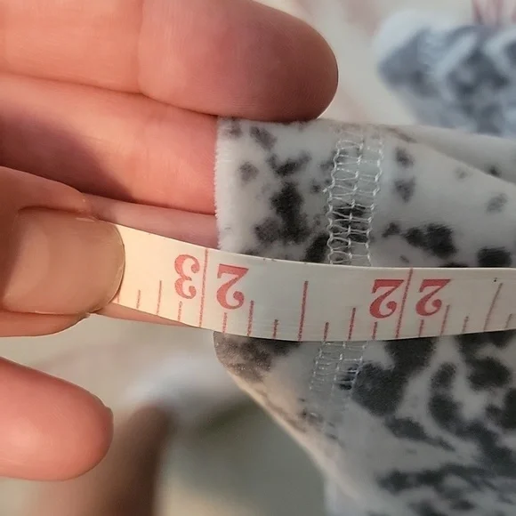 Cozy soft snakeskin lounge set - Picture 12 of 13